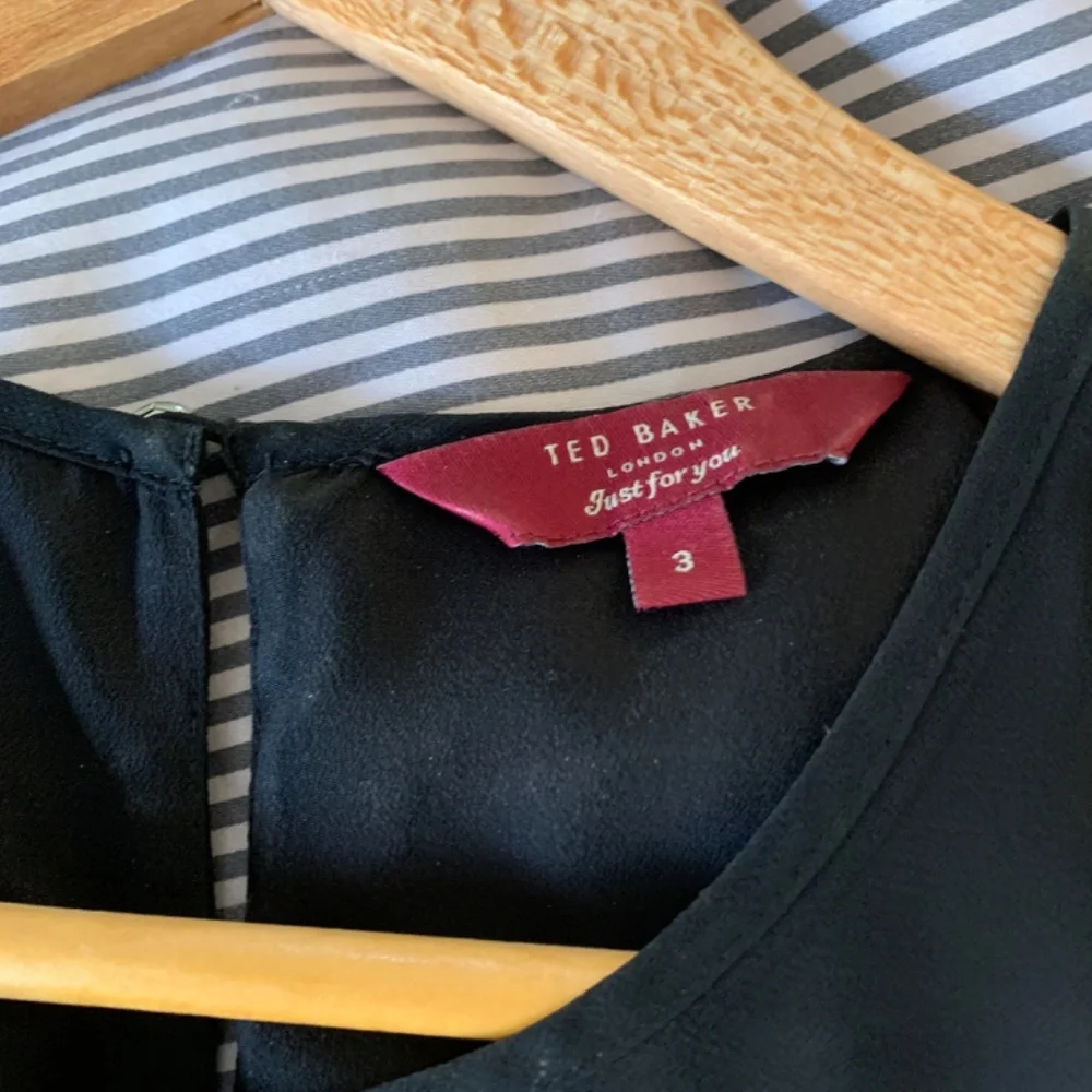 Ted Baker little black dress - Picture 2 of 4